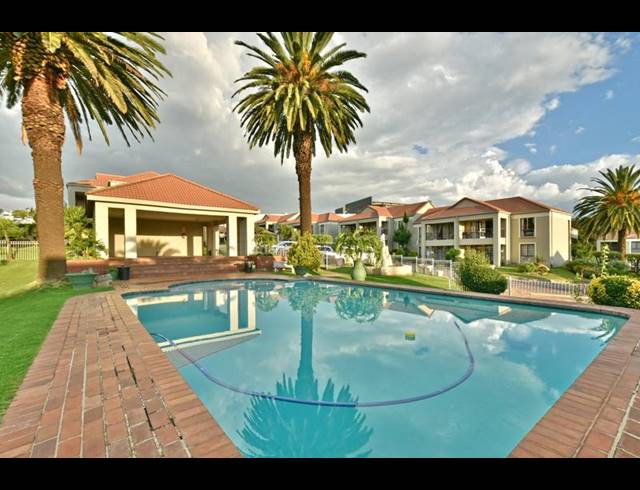 2 BEDROOM APARTMENT FOR SALE IN OAKDENE